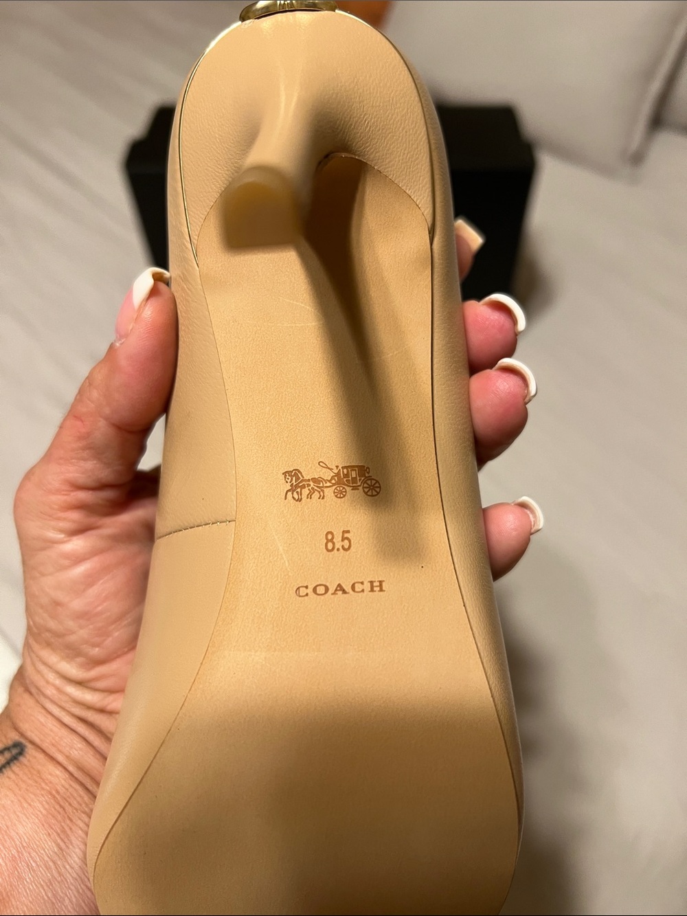 Coach Women's Beige Pointed-Toe 8 1/2 med Leather Pumps - Picture 3 of 8